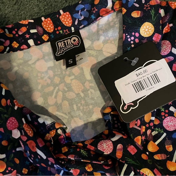 Retrolicious top - Picture 3 of 4